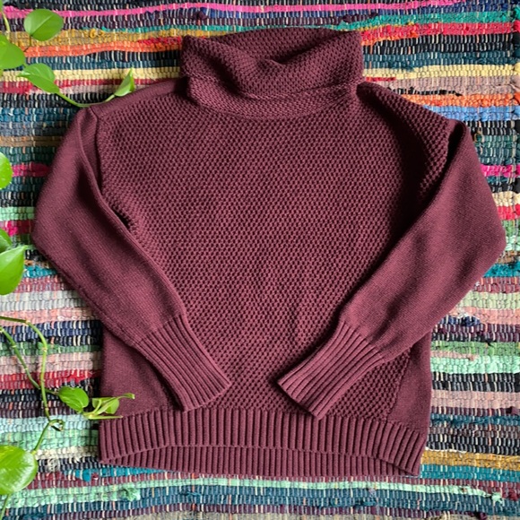 Athleta Breckenridge Maroon Turtleneck Sweater - Picture 2 of 6